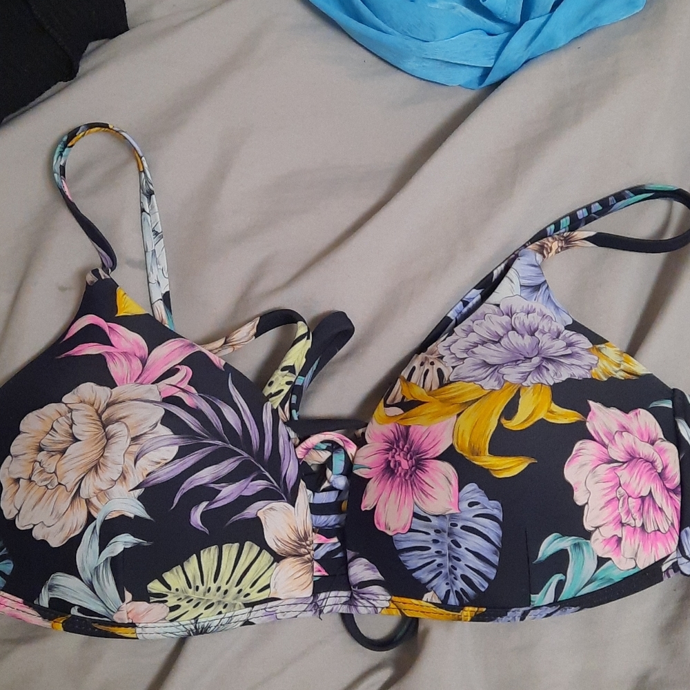 Swim suit top
